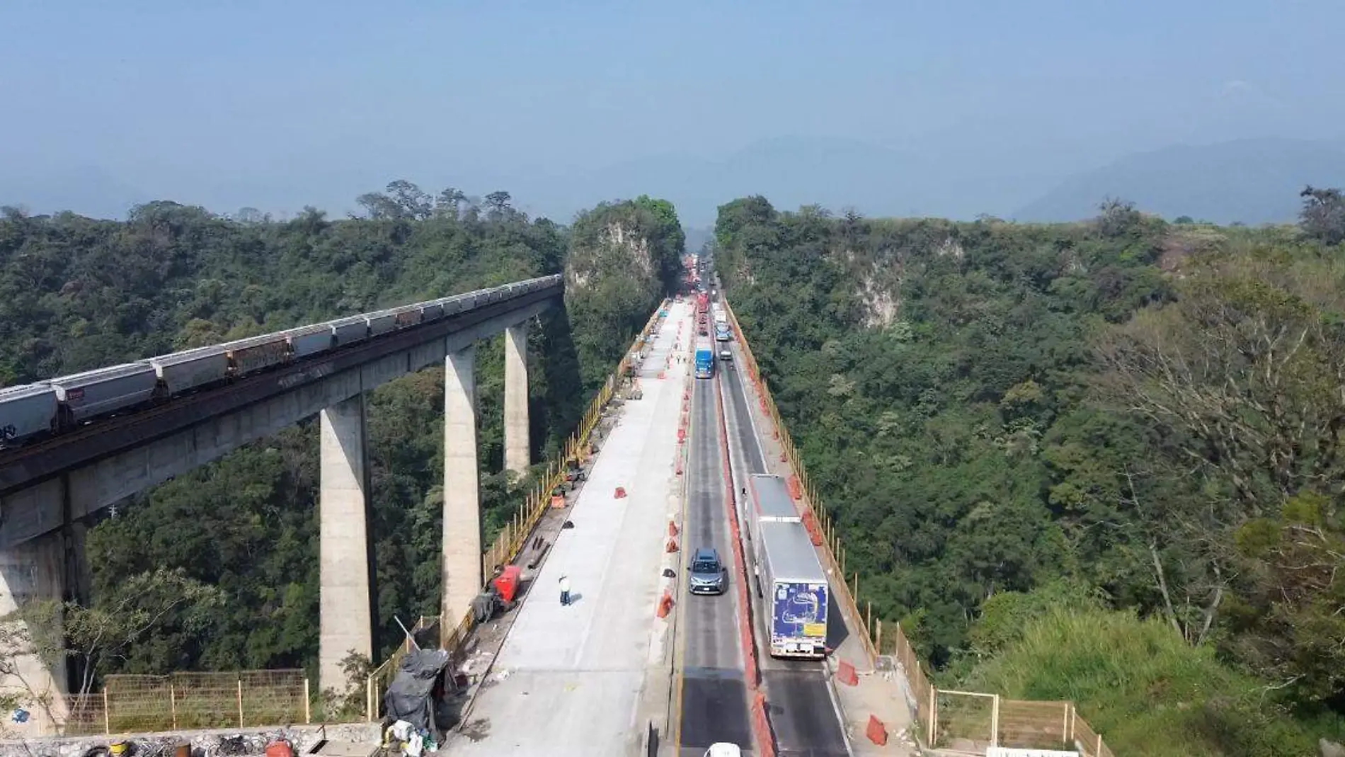 el puente metlac tiene una longitud de 368 metros